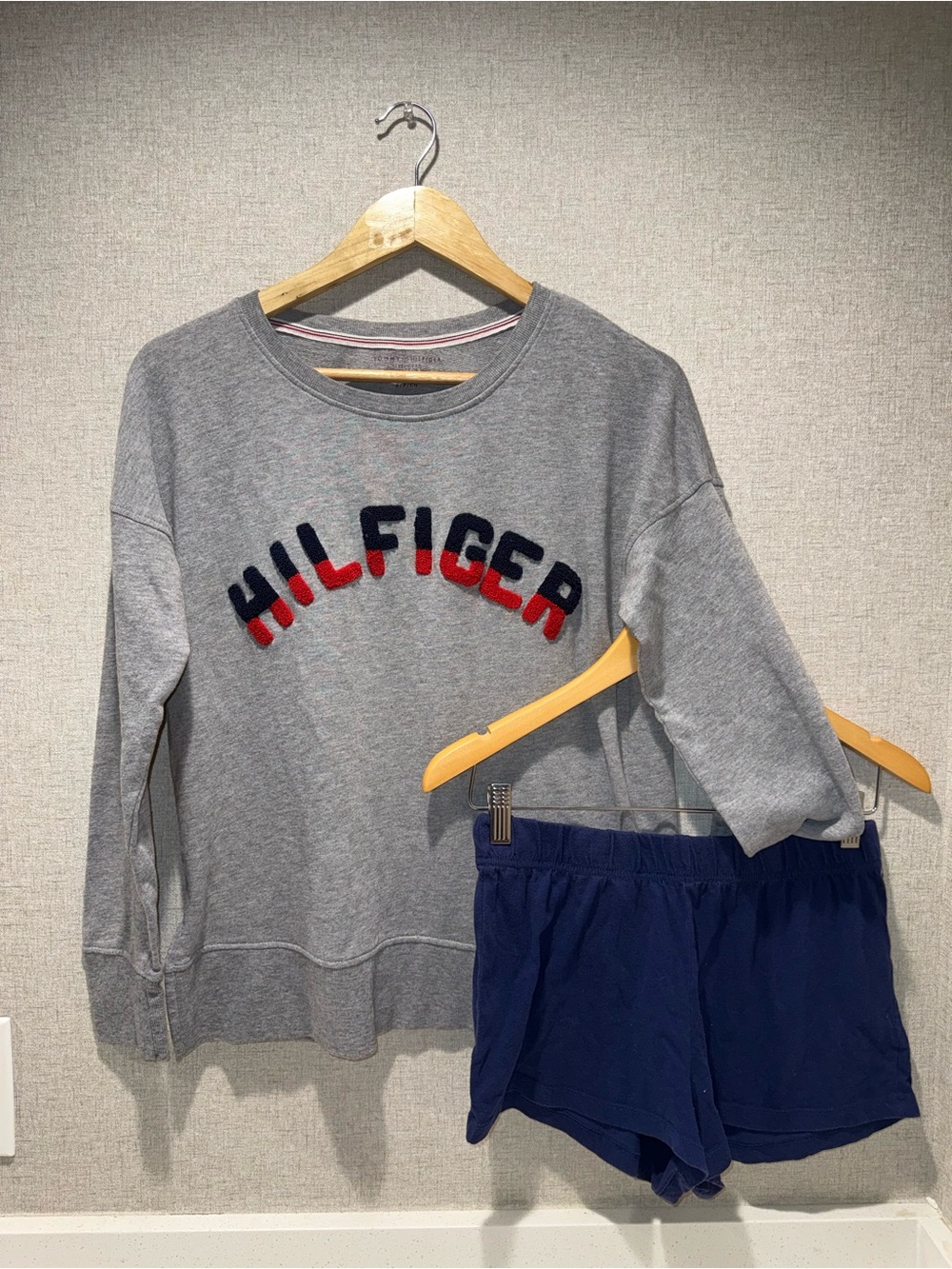 {Tommy Hilfiger} Gray Crewneck Sweatshirt with Navy Shorts Lounge Set